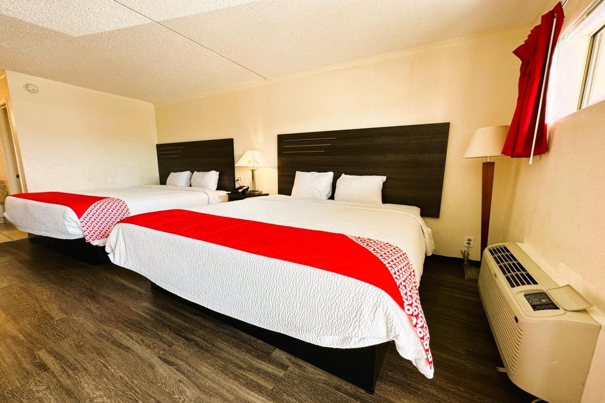 Oyo Hotel San Antonio Lackland Afb Seaworld Hwy 90 W Exterior photo