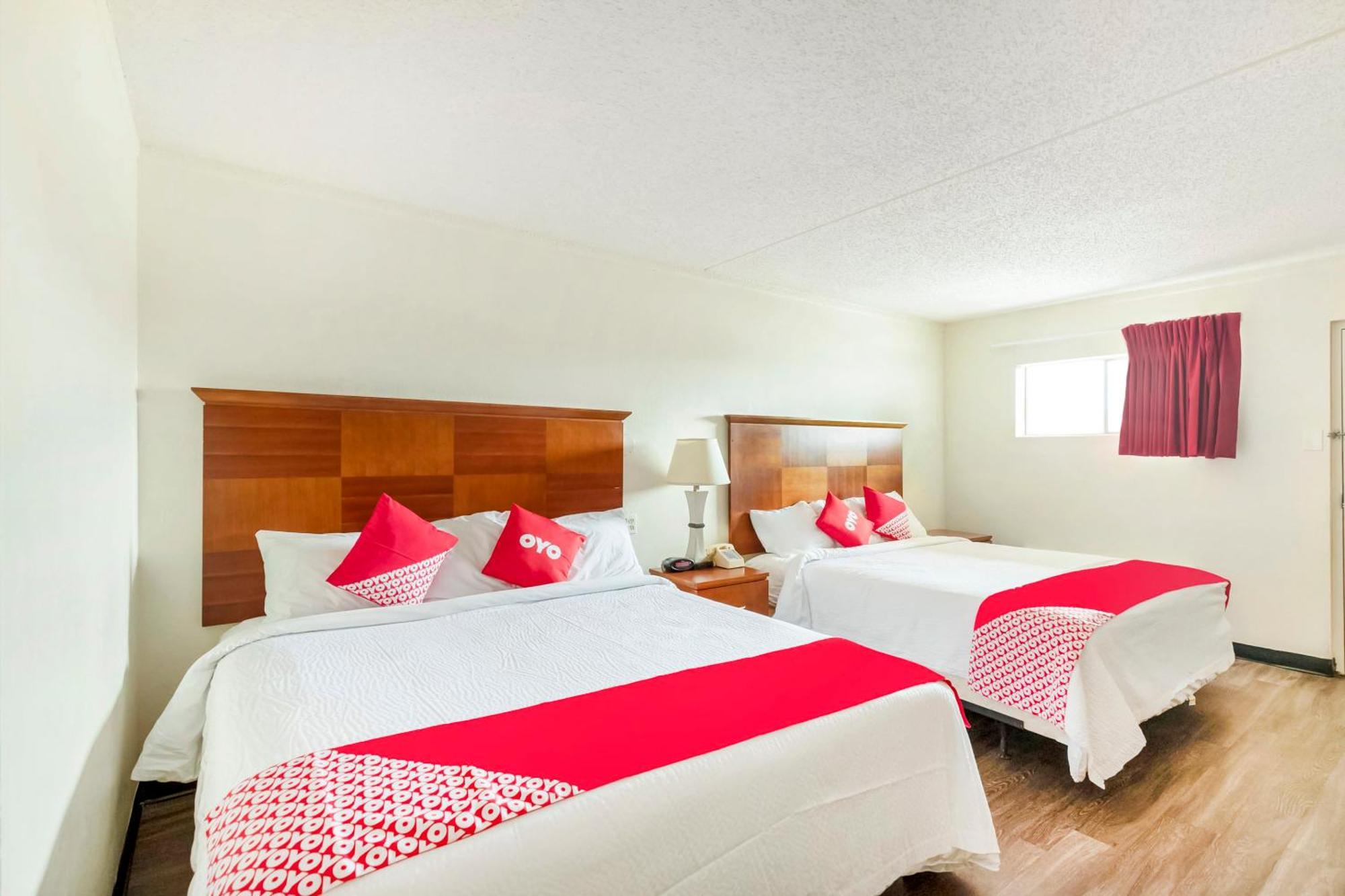 Oyo Hotel San Antonio Lackland Afb Seaworld Hwy 90 W Exterior photo