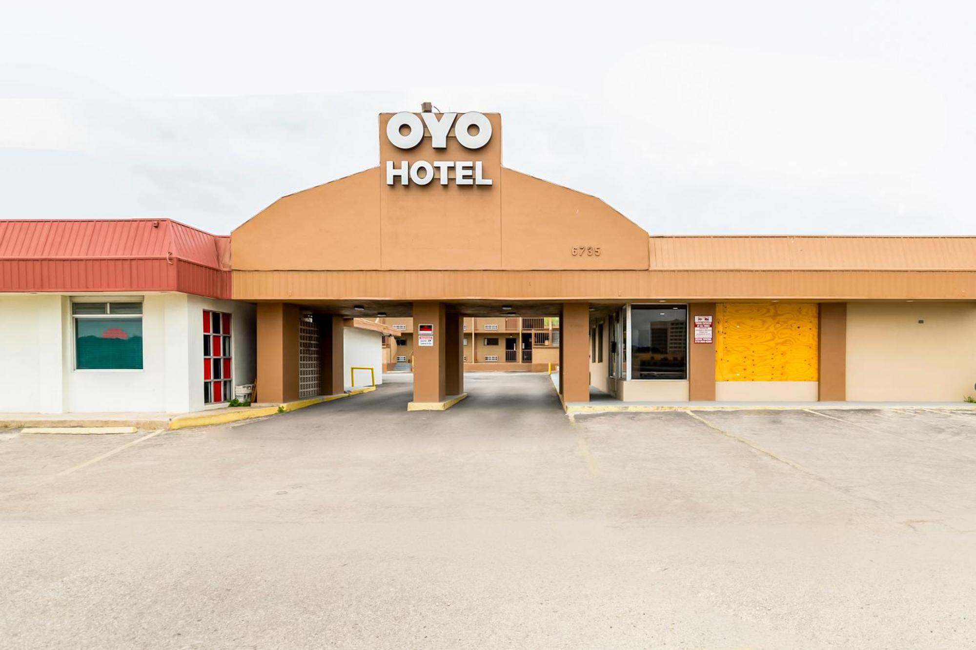 Oyo Hotel San Antonio Lackland Afb Seaworld Hwy 90 W Exterior photo